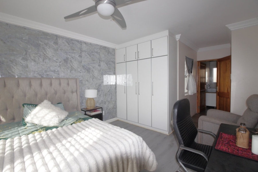 3 Bedroom Property for Sale in Wavecrest Eastern Cape